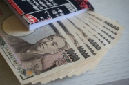 Japan potro�io rekordan iznos na obranu doma�e valute