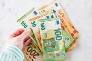 Najve�e pla�e u telekomunikacijskim i financijskim djelatnostima