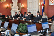 Na Vladi prodaja CO i HPB-a te potrošačko kreditiranje