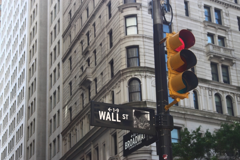 WALL STREET: Indeksi pali, prinosi na obveznice porasli