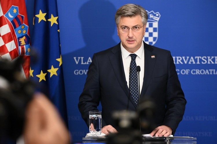 Od početka mandata do danas prosječna plaća rasla realno za 49 posto Od početka mandata do danas prosječna plaća rasla realno za 49 posto