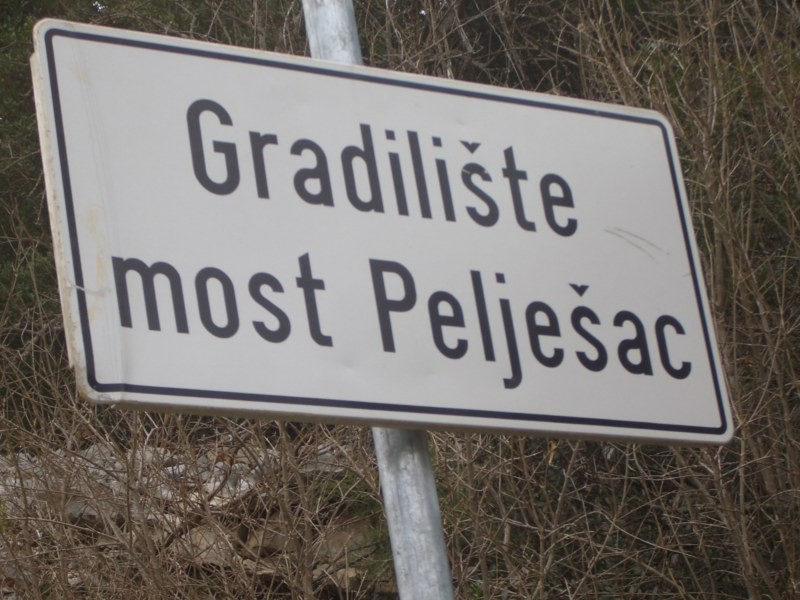 Doma�i gra�evinari ne odustaju od gradnje pelje�koga mosta